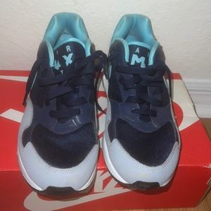 Nike Sneakers Size 9